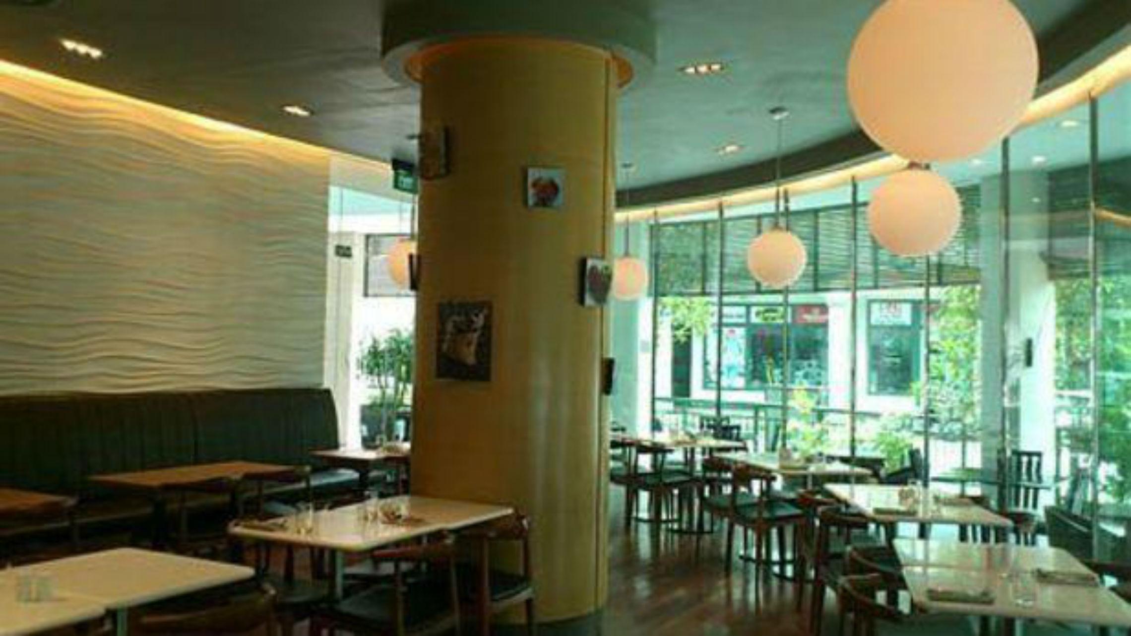 Aqueen Lavender Singapura